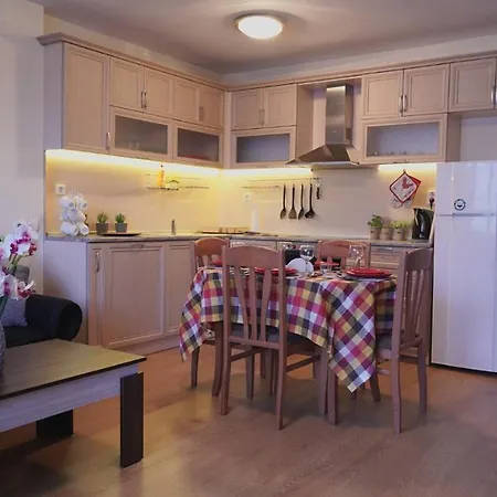 Spacious 1 Bed Flat In The City Center *