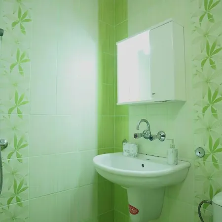 Spacious 1 Bed Flat In The City Center